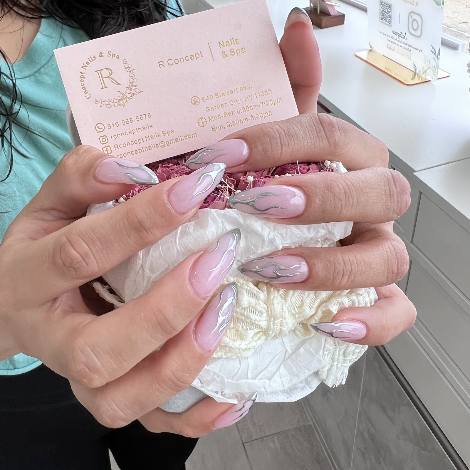 R Concept Nails & Spa logo