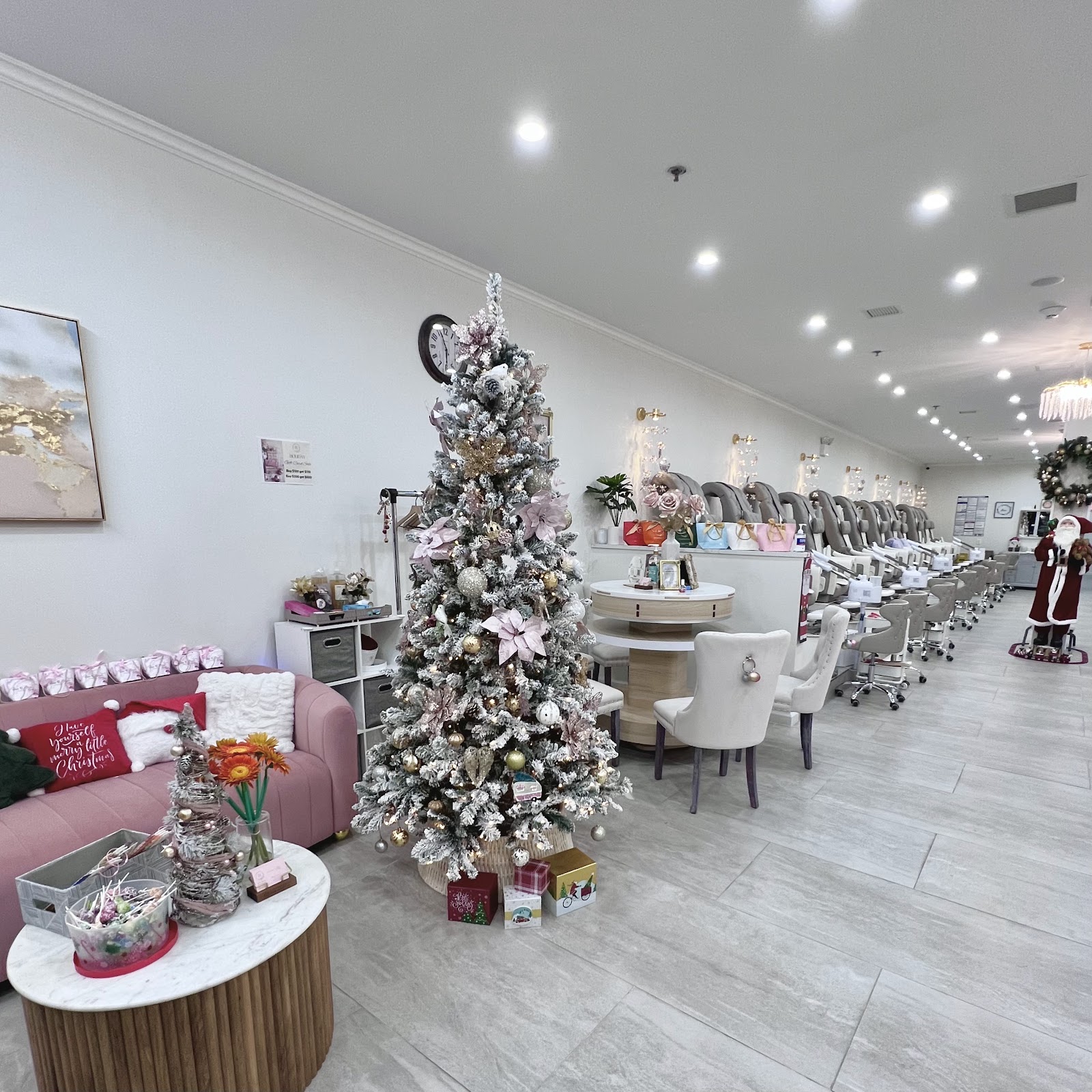 R Concept Nails & Spa nail photo 2